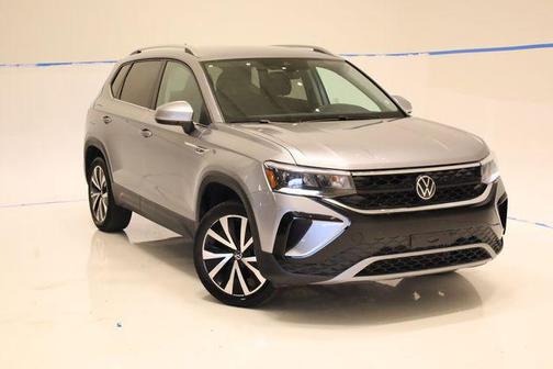 Pyrite Silver Metallic 2024 Volkswagen Taos 1.5T SE