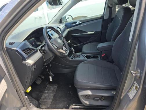 Pyrite Silver Metallic 2024 Volkswagen Taos 1.5T SE