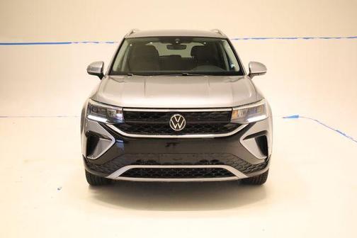 Pyrite Silver Metallic 2024 Volkswagen Taos 1.5T SE