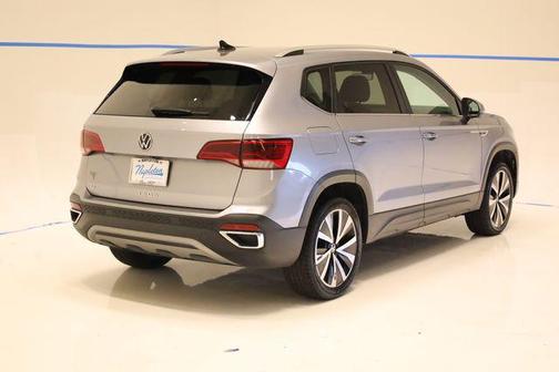 Pyrite Silver Metallic 2024 Volkswagen Taos 1.5T SE
