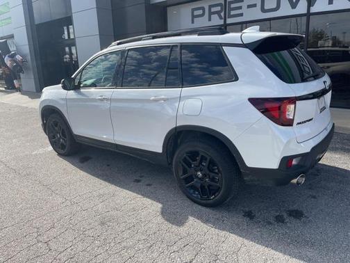 2024 Honda Passport AWD Black