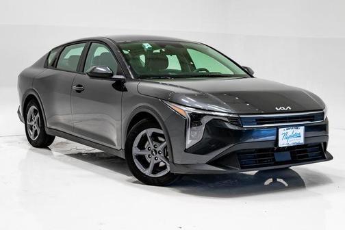 Interstellar Gray 2025 Kia K4 LXS