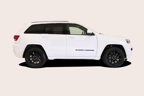 2022 Jeep Grand Cherokee Laredo