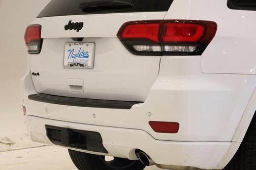 2022 Jeep Grand Cherokee Laredo