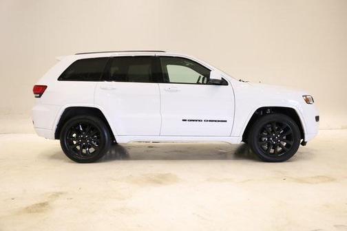 2022 Jeep Grand Cherokee Laredo