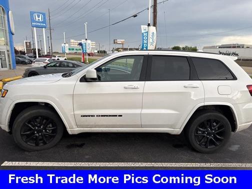 2022 Jeep Grand Cherokee Laredo