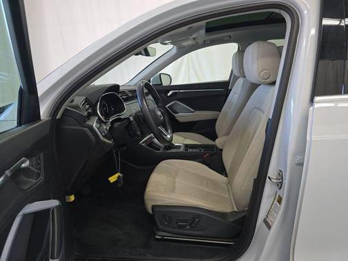 2022 Audi Q3 45 S line Premium Plus