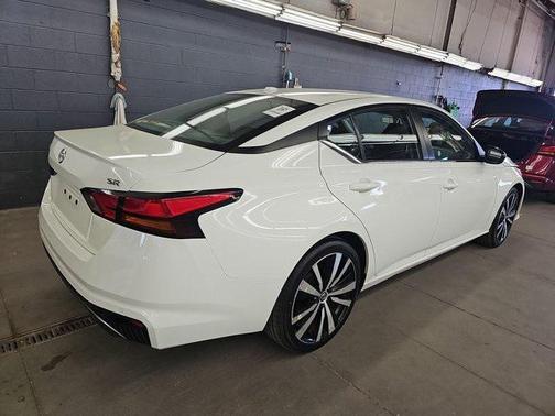 2021 Nissan Altima SR FWD