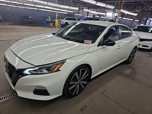 2021 Nissan Altima SR FWD