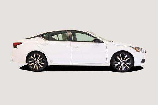 2021 Nissan Altima SR FWD