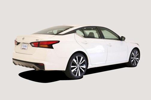 2021 Nissan Altima SR FWD