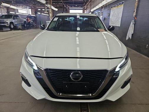 2021 Nissan Altima SR FWD