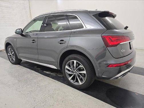 Daytona Gray Pearl 2023 Audi Q5 45 S line Premium
