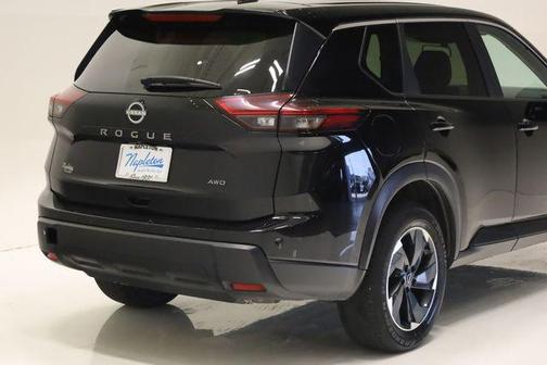 Super Black 2025 Nissan Rogue SV