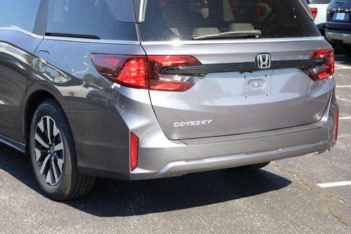 Modern Steel Metallic 2026 Honda Odyssey EX-L