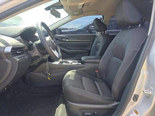 Brilliant Silver Metallic 2024 Nissan Altima 2.5 SV
