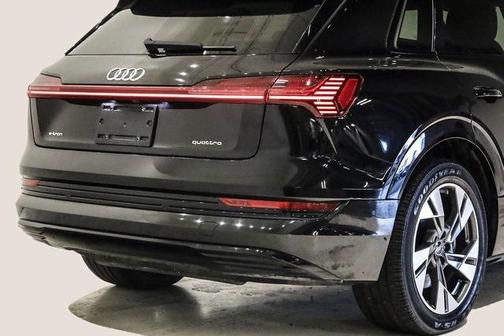 2021 Audi e-tron Premium