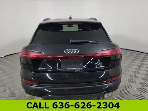 2021 Audi e-tron Premium