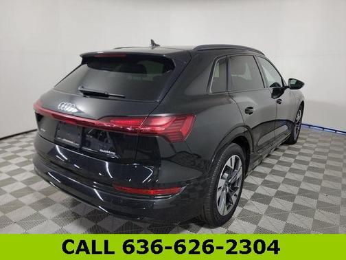 2021 Audi e-tron Premium