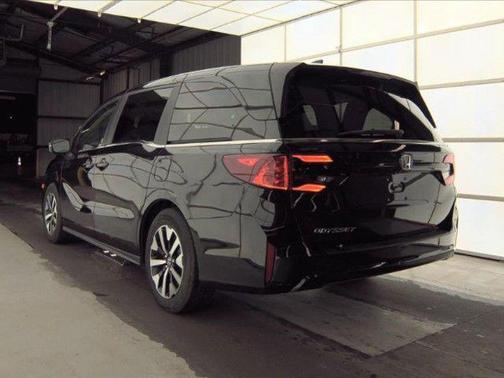 Crystal Black Pearl 2025 Honda Odyssey EX-L