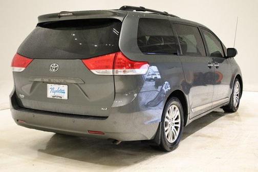 2013 Toyota Sienna XLE