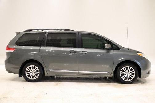 2013 Toyota Sienna XLE
