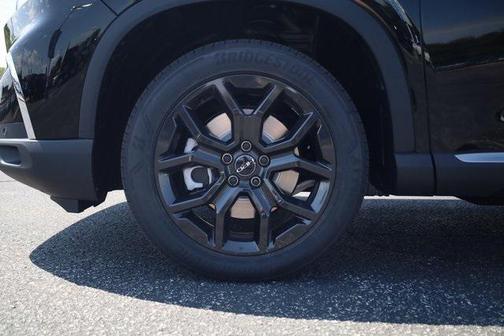 2025 Honda Pilot Touring 8-Passenger