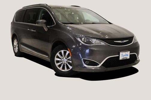 2018 Chrysler Pacifica Touring-L