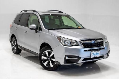Ice Silver Metallic 2017 Subaru Forester 2.5i Premium