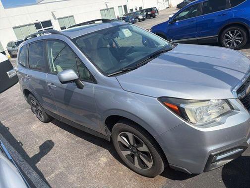 Ice Silver Metallic 2017 Subaru Forester 2.5i Premium