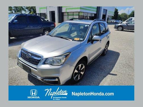 Ice Silver Metallic 2017 Subaru Forester 2.5i Premium