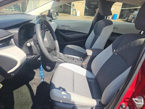 Pearl 2025 Toyota Corolla Hybrid LE