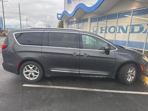2020 Chrysler Pacifica Touring-L Plus