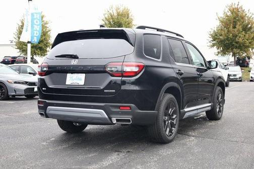 2025 Honda Pilot Touring 8-Passenger