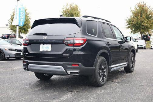 2025 Honda Pilot Touring 8-Passenger