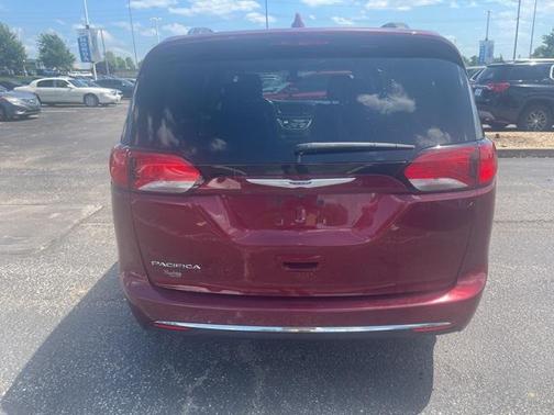 2020 Chrysler Pacifica Touring L