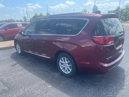 2020 Chrysler Pacifica Touring L