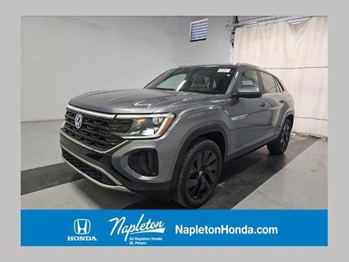 Platinum Gray Metallic 2024 Volkswagen Atlas Cross Sport 2.0T SE w/Technology