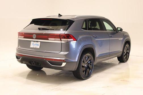 Platinum Gray Metallic 2024 Volkswagen Atlas Cross Sport 2.0T SE w/Technology