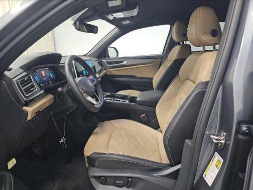 Platinum Gray Metallic 2024 Volkswagen Atlas Cross Sport 2.0T SE w/Technology