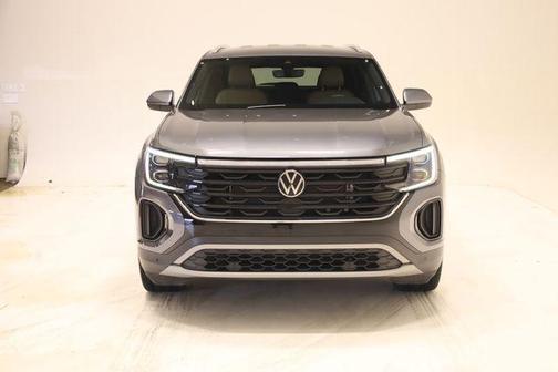 Platinum Gray Metallic 2024 Volkswagen Atlas Cross Sport 2.0T SE w/Technology