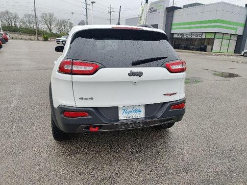 Bright White Clearcoat 2016 Jeep Cherokee Trailhawk