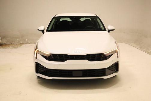 Snow White Pearl 2025 Kia K5 LXS