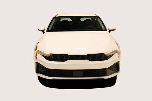 Snow White Pearl 2025 Kia K5 LXS