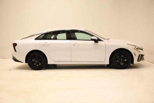 Snow White Pearl 2025 Kia K5 LXS