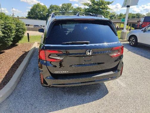 Crystal Black Pearl 2025 Honda Odyssey EX-L