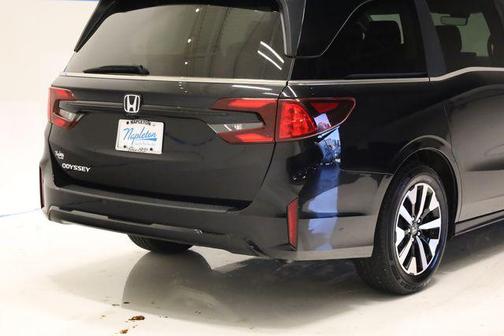 Crystal Black Pearl 2025 Honda Odyssey EX-L