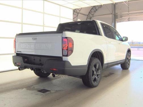 Platinum White Pearl 2026 Honda Ridgeline Black