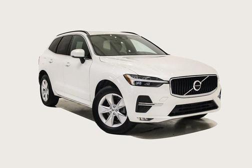 2022 Volvo XC60 B5 Momentum