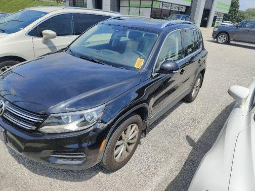 Deep Black Pearl 2017 Volkswagen Tiguan 2.0T Wolfsburg Edition